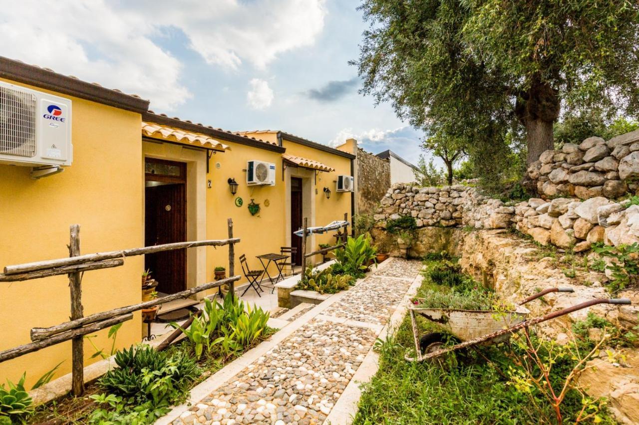 Monte Criscione Farm stay Avola