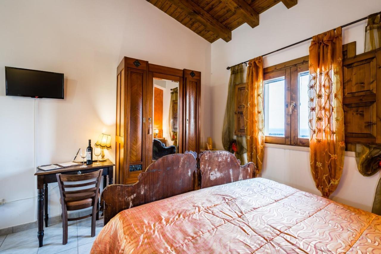 Monte Criscione Farm stay