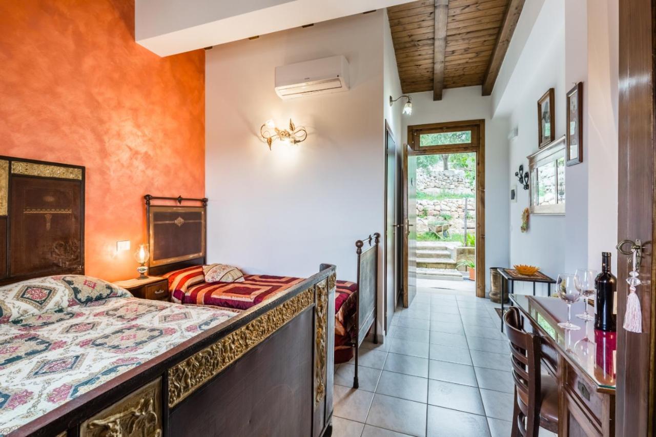 Monte Criscione Farm stay
